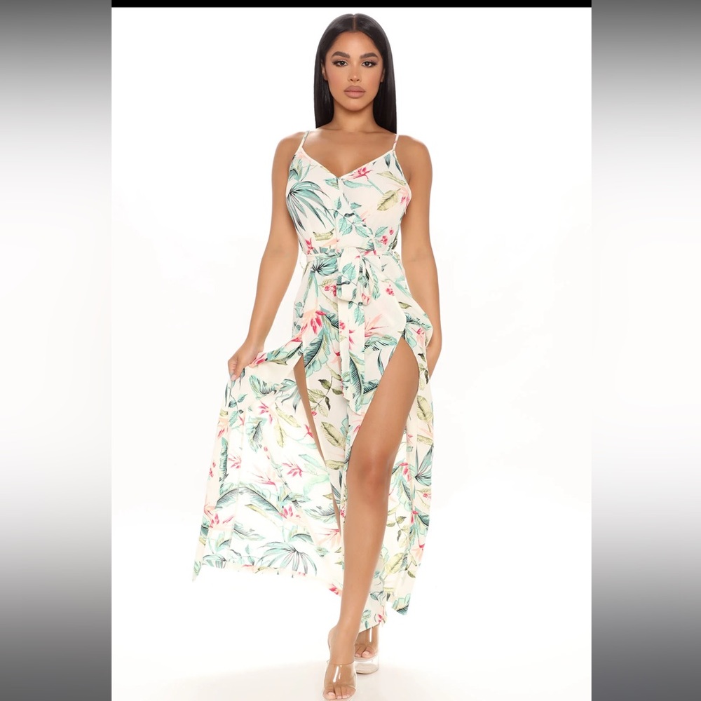 Fashion Nova - Haute Monde- Let's Get Tropical Jumpsuit - Ivory - Size Medium